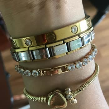 Toptan Takı Aksesuar - By Yasin Topçu Çelik Takıları Renk Atıyor!