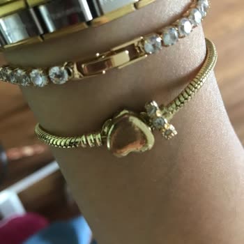 Toptan Takı Aksesuar - By Yasin Topçu Çelik Takıları Renk Atıyor!