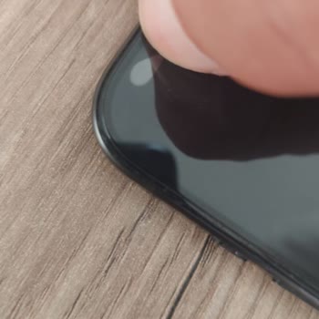 Buff Labs Türkiye Buff Ekran Koruyucu Kendi Kendine Baloncuk Oluştu