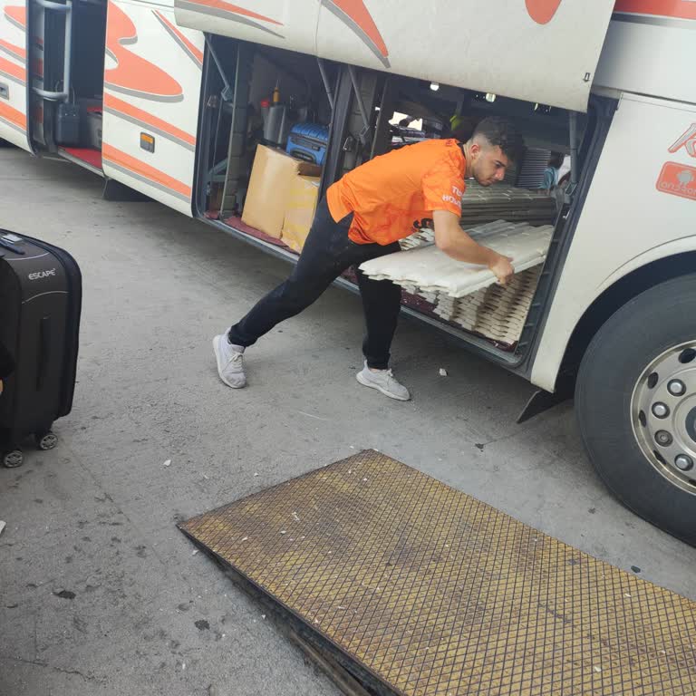 Lüks Aksel Seyahat 3 Saat Otogarda Bekleme