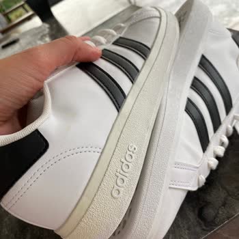 adidas Ayakkabı Sarardı Alt Tabanları Çok Kötü