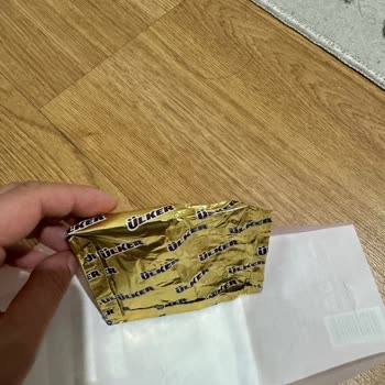Ülker Çikolata Paketten Açılmamış Şekilde Yarım Çıkması