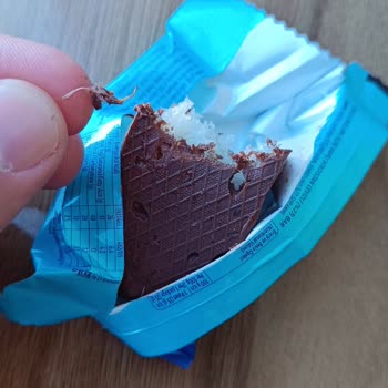 Tarım Kredi Kooperatif Market Çikolata İçinden İp Çıktı