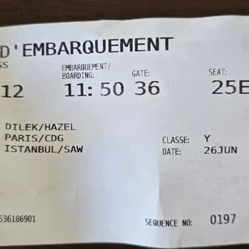 AJet (Anadolu Jet) 10 Saat Uçakta 3 Saat Yerine Bir Şişe Su İle...