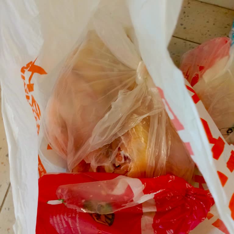 A101 Bozuk Tavuk Ve Saygısız Mağaza Sorumlusu