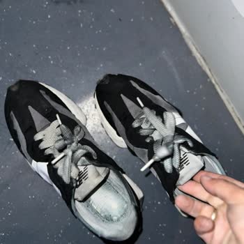 Newbalance Ayakkabı Boya Verdi