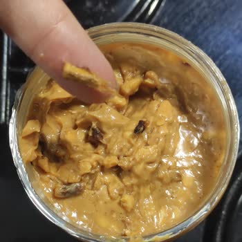 Nut Master Fıstık Ezmesi İçinden Sert Cisimler Çıktı