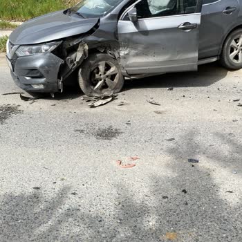 Neova Sigorta Sigorta Ve Eksper Pert Olan Arabayı Tamir Ettirmeye Çalışıyor