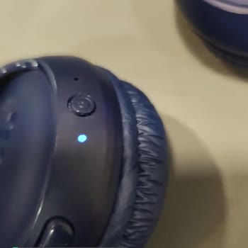 JBL 570 Bt Açıldıktan Bir Süre Sonra Hiçbir Şey Yapmıyorum Kapanmıyor!
