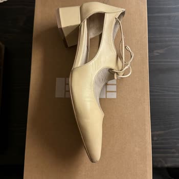 Elle Kadın Ayakkabı  Sorunu