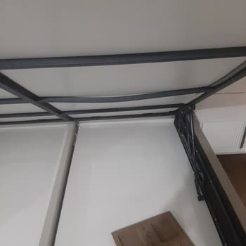 Neva Trend Mobilya Çizik Dolap Camı Ve Dayanıksız Baza