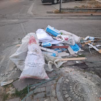 Keçiören Belediyesi Çöpler Alınmıyor Ve Çöp Konteyneri Yok...