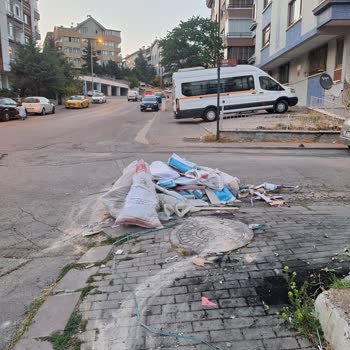Keçiören Belediyesi Çöpler Alınmıyor Ve Çöp Konteyneri Yok...