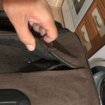 THY Sıkışan Uçak Kapısı Ve Hasar Görüp Tazmin Edilmeyen Bavul Skandalı