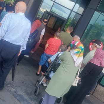 Kartal Dr. Lütfi Kırdar Şehir Hastanesi İstanbul'da Hastane Bekleme Sorunları