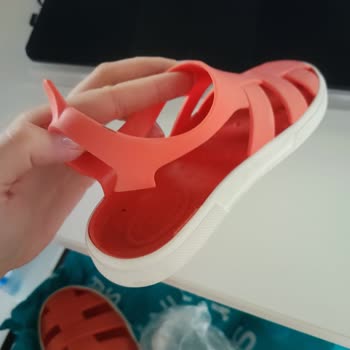 FLO Ayakkabı FLO Dan 2 Ay Önce Aldığım Çocuk Sandaleti Parçalandı!