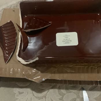 Madame Coco Gönderdiği Kırık Tabak İçin Uğraştırıyor!