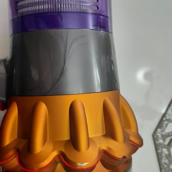 Dyson V 15 Süpürge 1 Yıl Olmadan Deforme Oldu Ve Çekim Gücü Düştü