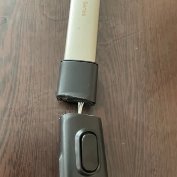 PHILIPS Ev Aletleri Philips Dikey Süpürge Elimde Kırıldı