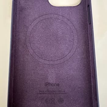 Apple Store Apple 14 Pro Max Kılıf 1 Senede Deforme Oldu