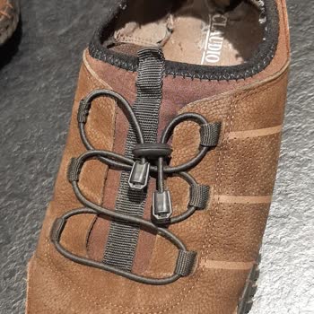 Ürününün Ve Sözünün Arasında Durmayan Deichmann