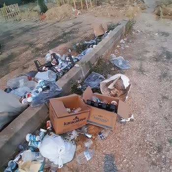 Bursa Büyükşehir Belediyesi Köy Mezarlığındaki Çöp Sorunu