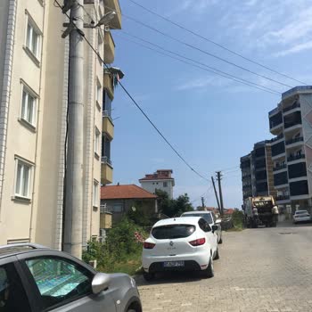 Türk Telekom Direkleri Tehlike Saçıyor!