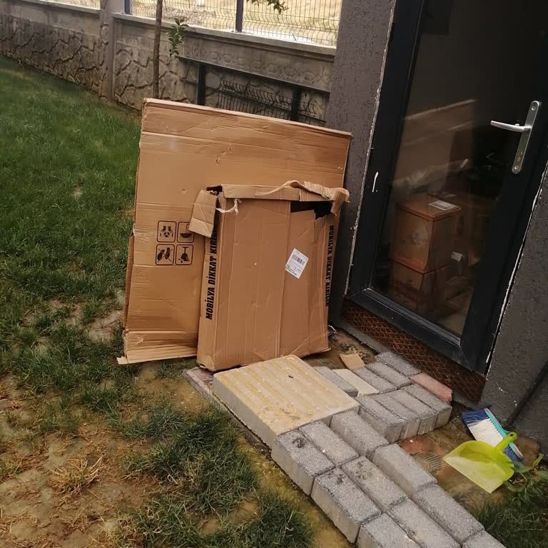 Sürat Kargo Ürünümü Bırakıp Gitmiş