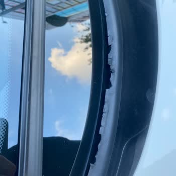 BMW Plastik Parça Çatlamaları