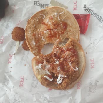 KFC Görseldeki İle Gelen Yemeğin Uyumsuzluğu
