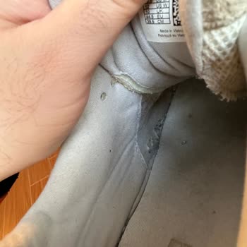 Hilltown AVM Sneaks Up Mağduriyeti (New Balance Üründe Deformasyon)