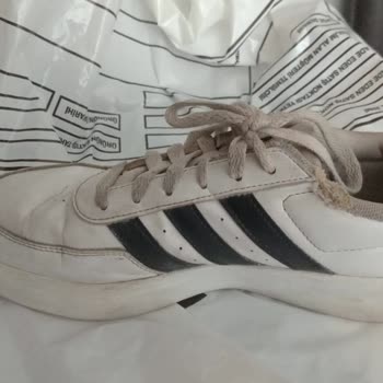 Adidas Spor Ayakkabı 2 Ayda Yırtıldı