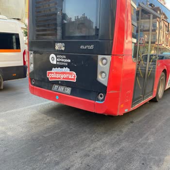 Antalya Büyükşehir Belediyesi Antalya'da Dikkatsiz Ve Saygısız Şoför Davranışı