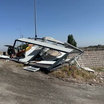 Steel House Dan Uçan Konteyner