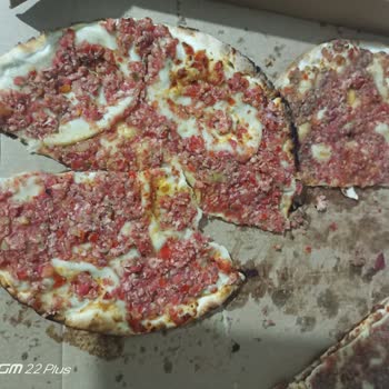 Usta Pideciden Gelen Çiğ Lahmacunlar