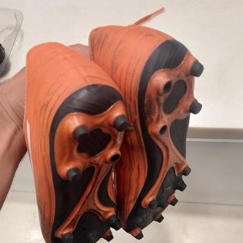 Deichmann Sağlam Olmayan Krampon Dişleri.