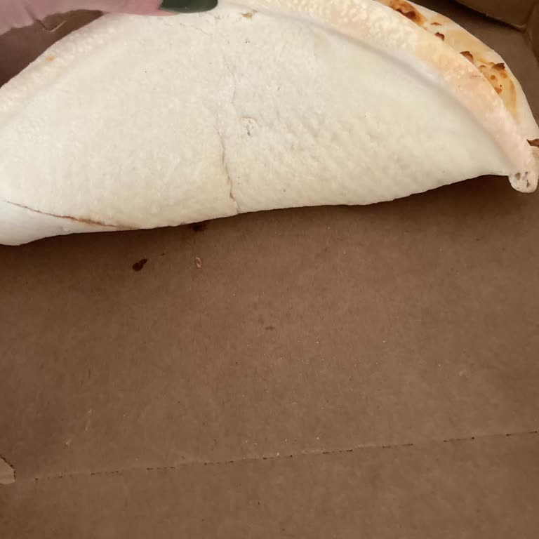 Domino's Pizza Çiğ Hamur Gönderdi