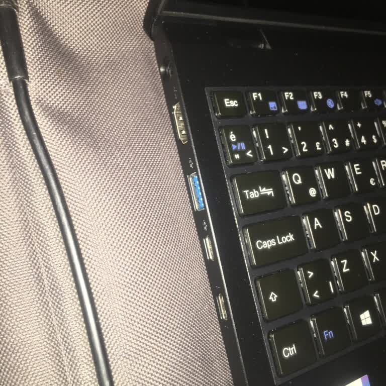 Everest Everbook EB-15R Şarj Ve Cızırtı Sorunu