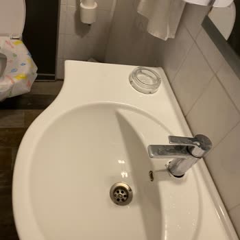 Etstur Afytos Park Ören 25 Bin TL'lik Tatilde Buz Gibi Su İle Duş İmkanı!