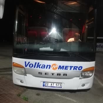 Volkan Metro Turizm 12 Arabası 02:00 A Kadar Açıklamasız Bekletildik. Araç Arızalı.