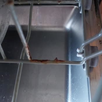 Bosch Marka Bulaşık Makinesi Sepetleri Paslandı