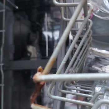 Bosch Marka Bulaşık Makinesi Sepetleri Paslandı