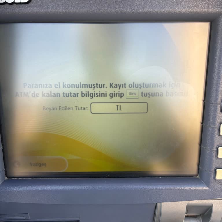 VakıfBank ATM Paraya El Koyma