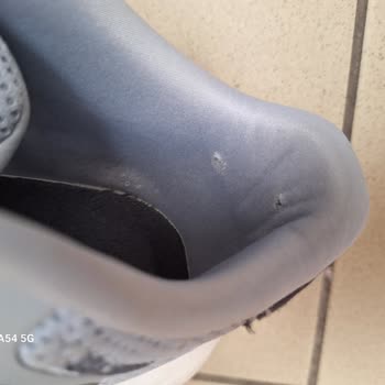 FLO Mağazadan Adidas Marka