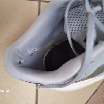 FLO Mağazadan Adidas Marka
