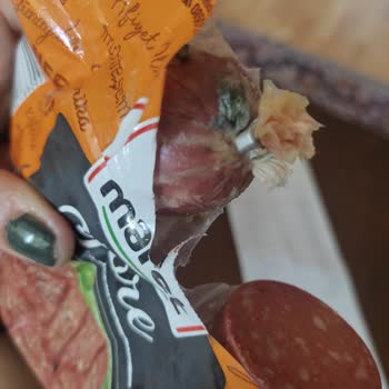 Kim Market Küflü Sucuk