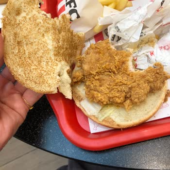 KFC Zinger Menü Şaşkınlığı?