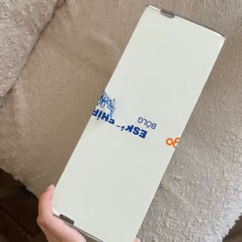 Yurtiçi Kargo Ürüne Bant Yapıştırmış