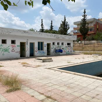 Adana Sarıçam Belediyesi Havuz Çok Pis Ve Açılması Gerekiyor