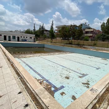 Adana Sarıçam Belediyesi Havuz Çok Pis Ve Açılması Gerekiyor